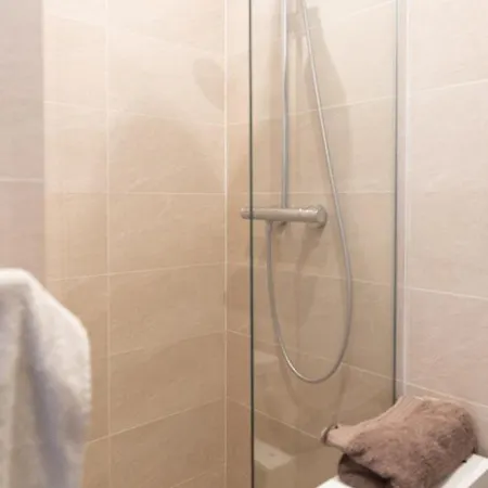 Nice Apt Near Buttes Chaumant Park Apartment *
